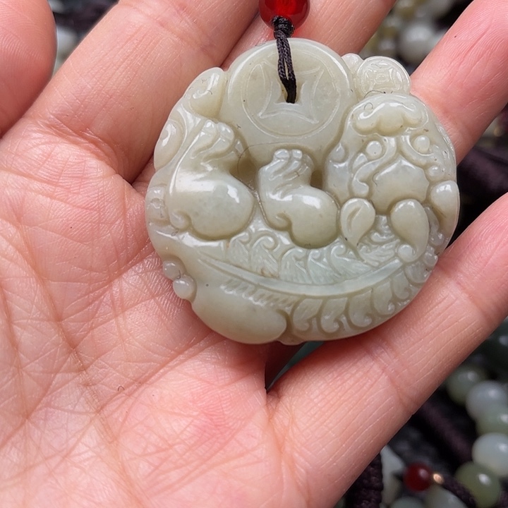 和田玉颈饰未镶嵌