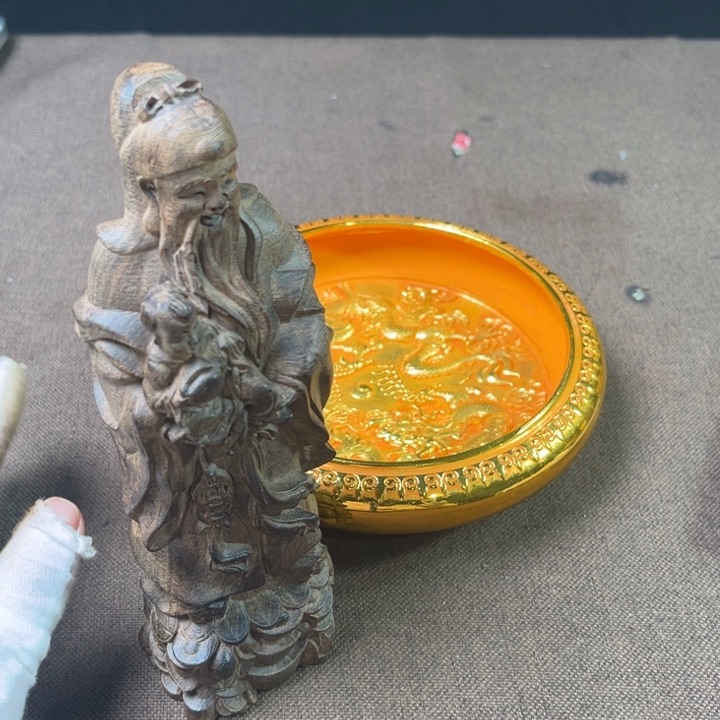 精品摆件工艺品等