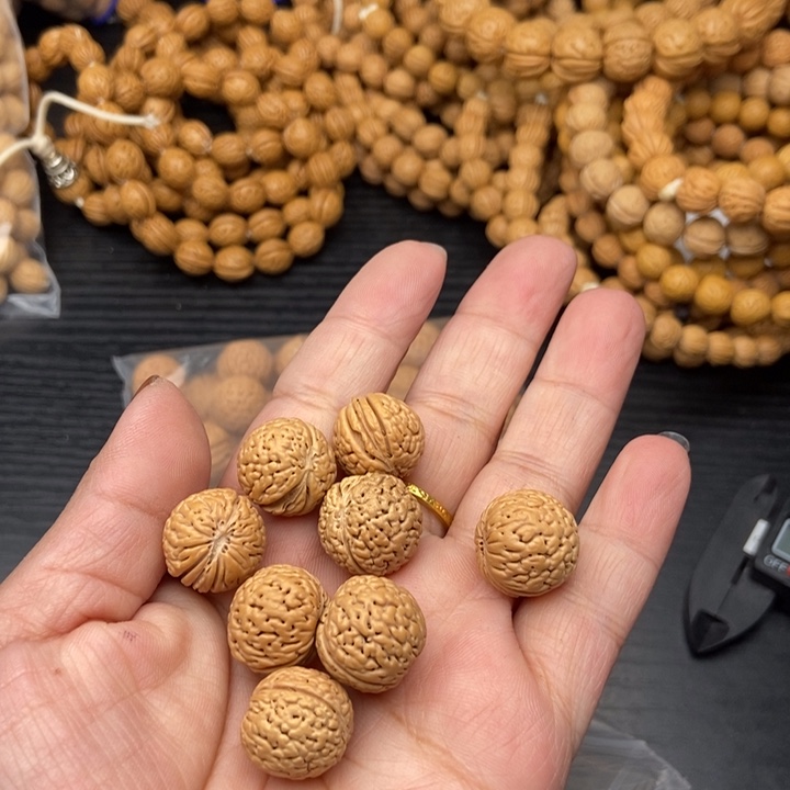 桃核吊坠私人定制60元打孔不退不换