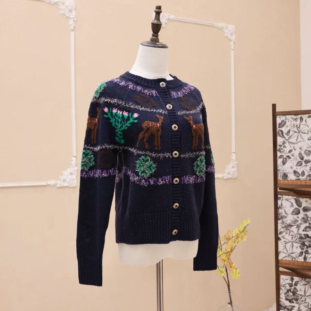 【晨老板】~ceilina【圣诞喜乐】时尚钩花圆领长袖针织开衫79257071