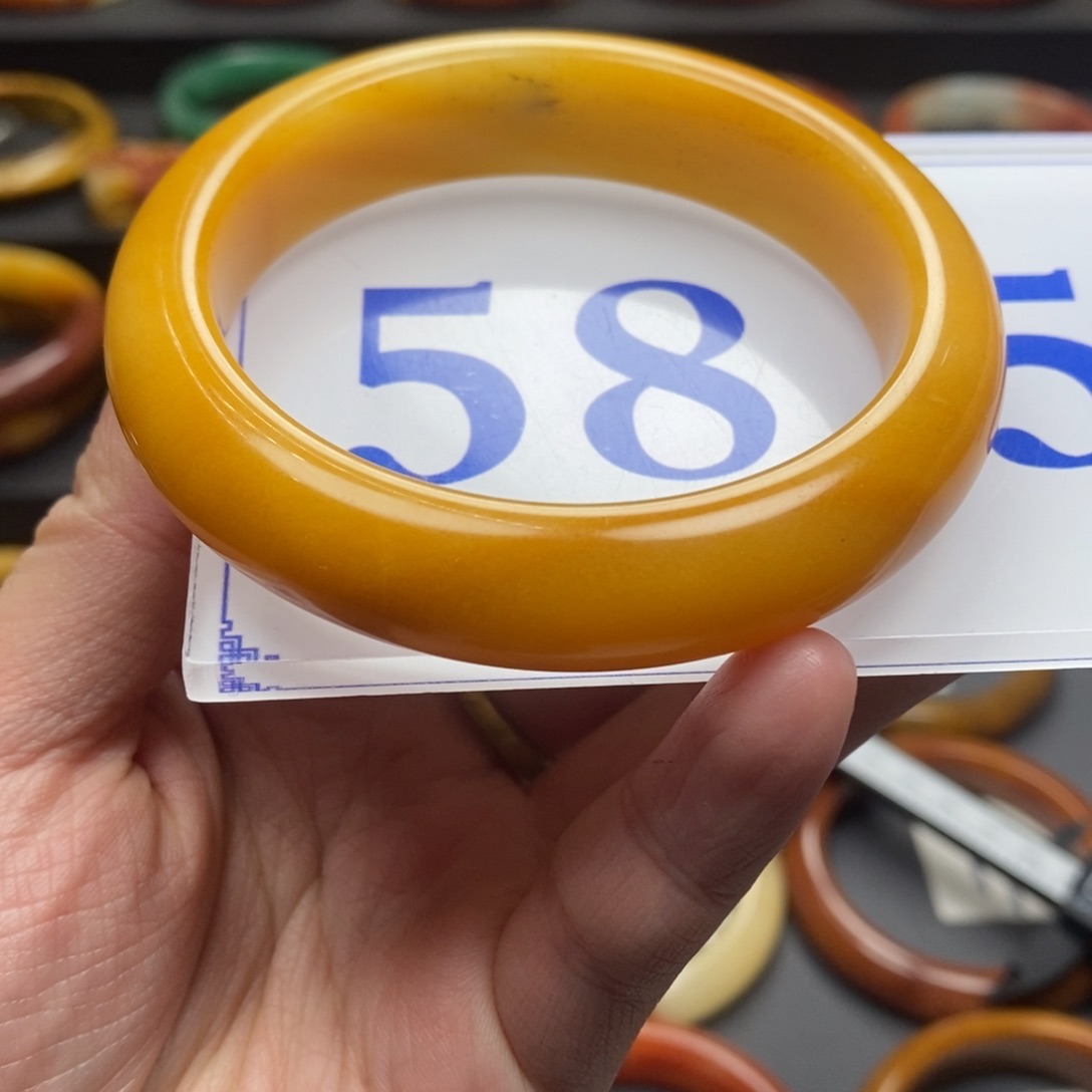 石英质玉（黄龙玉）手镯未镶嵌