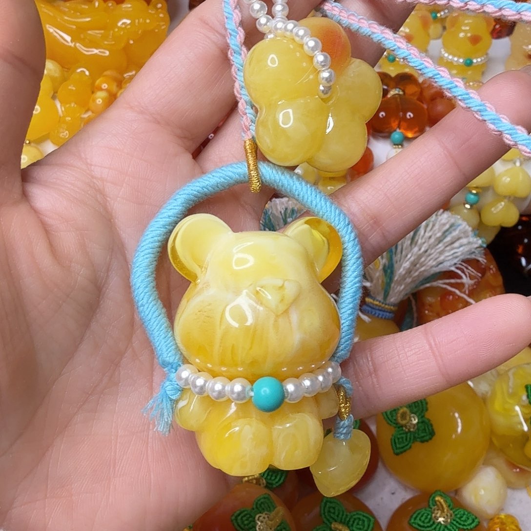 宝***蜜非金属大熊车挂粉色系