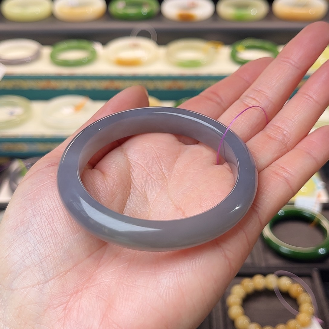 和田玉手镯未镶嵌  葡萄紫