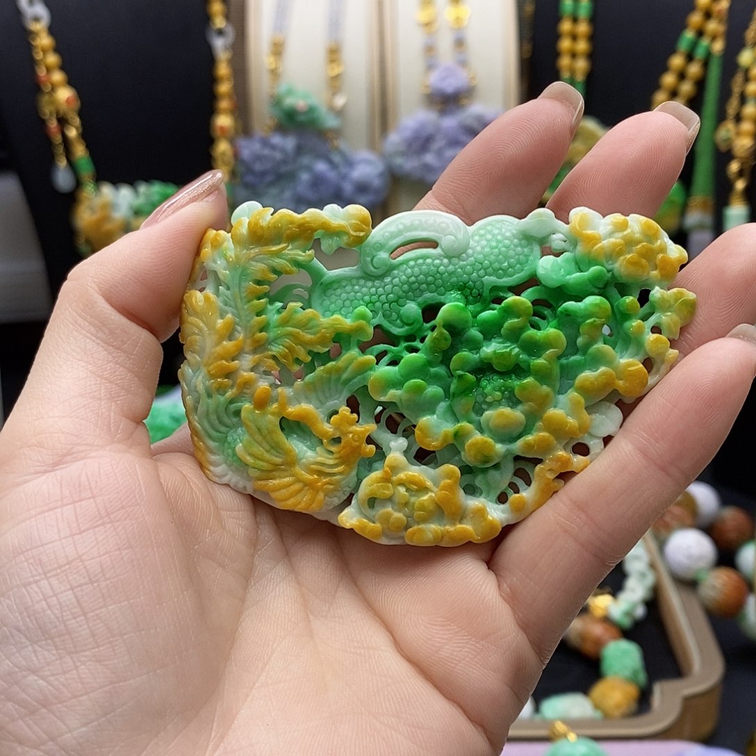 翡翠颈饰未镶嵌天然