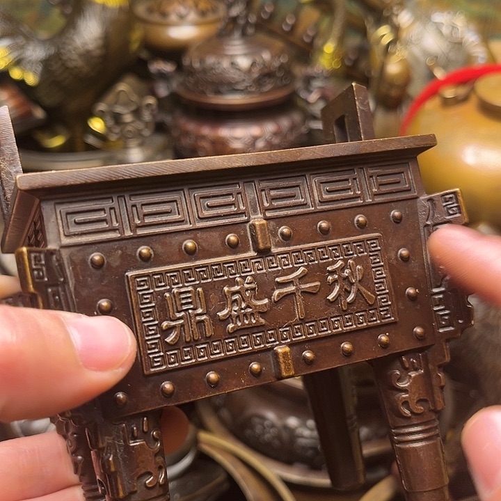 精美铜器批发档口