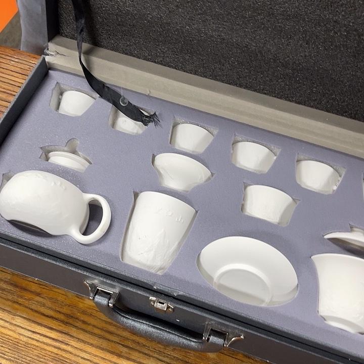孤品茶具套装等。        
