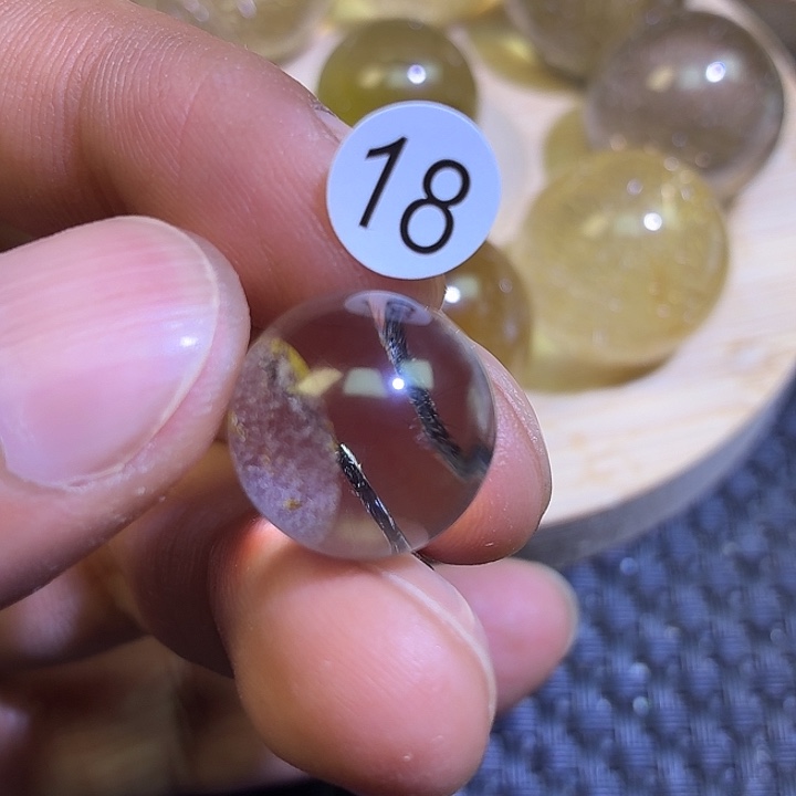 以***琳未镶嵌吊坠(不含链)水晶