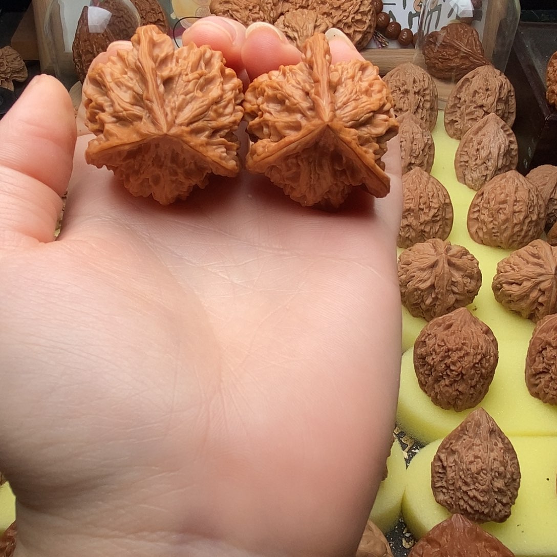 把件文玩核桃盘山两棱半