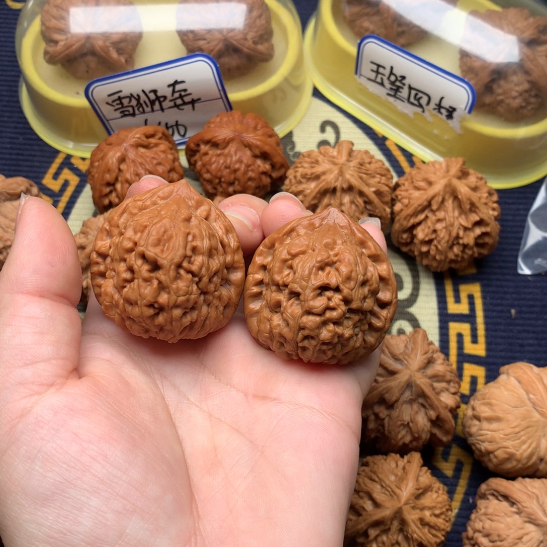 文玩核桃吊坠38金字塔