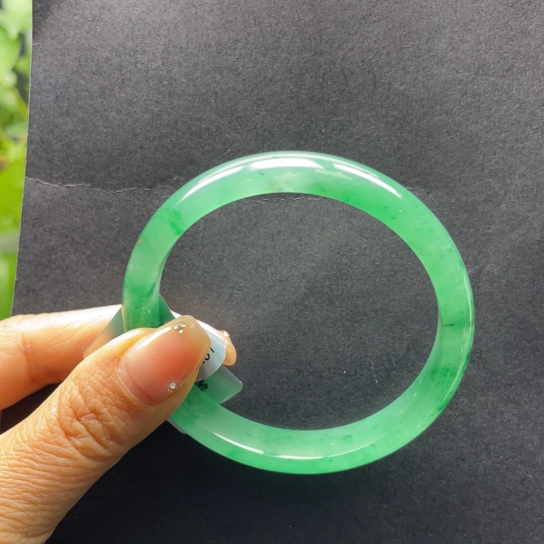 石英质玉（非洲翠）未镶嵌手镯