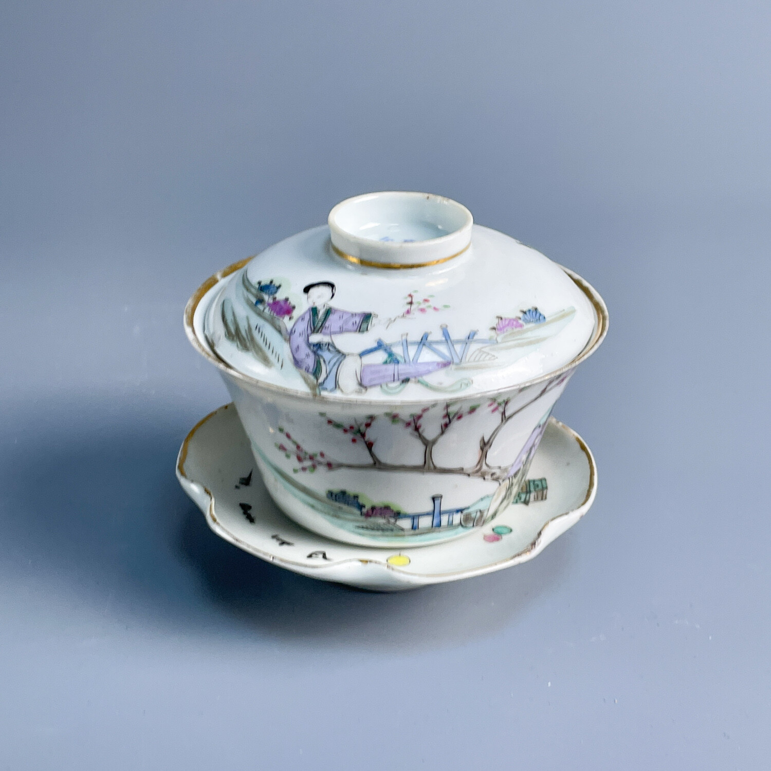 M25LJ006779 - 民国粉彩庭院仕女盖碗1