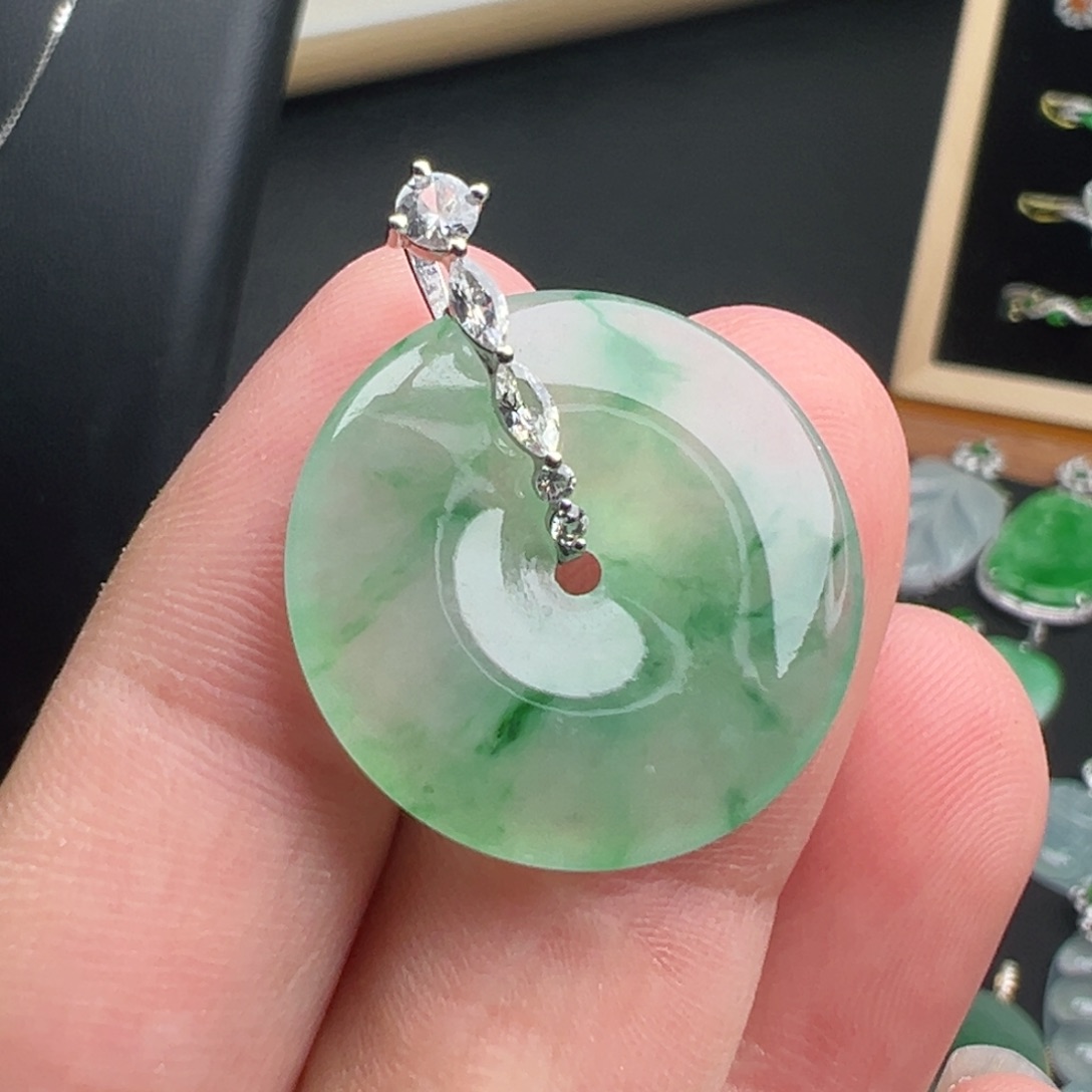 翡翠18K金镶嵌颈饰扣子22.5