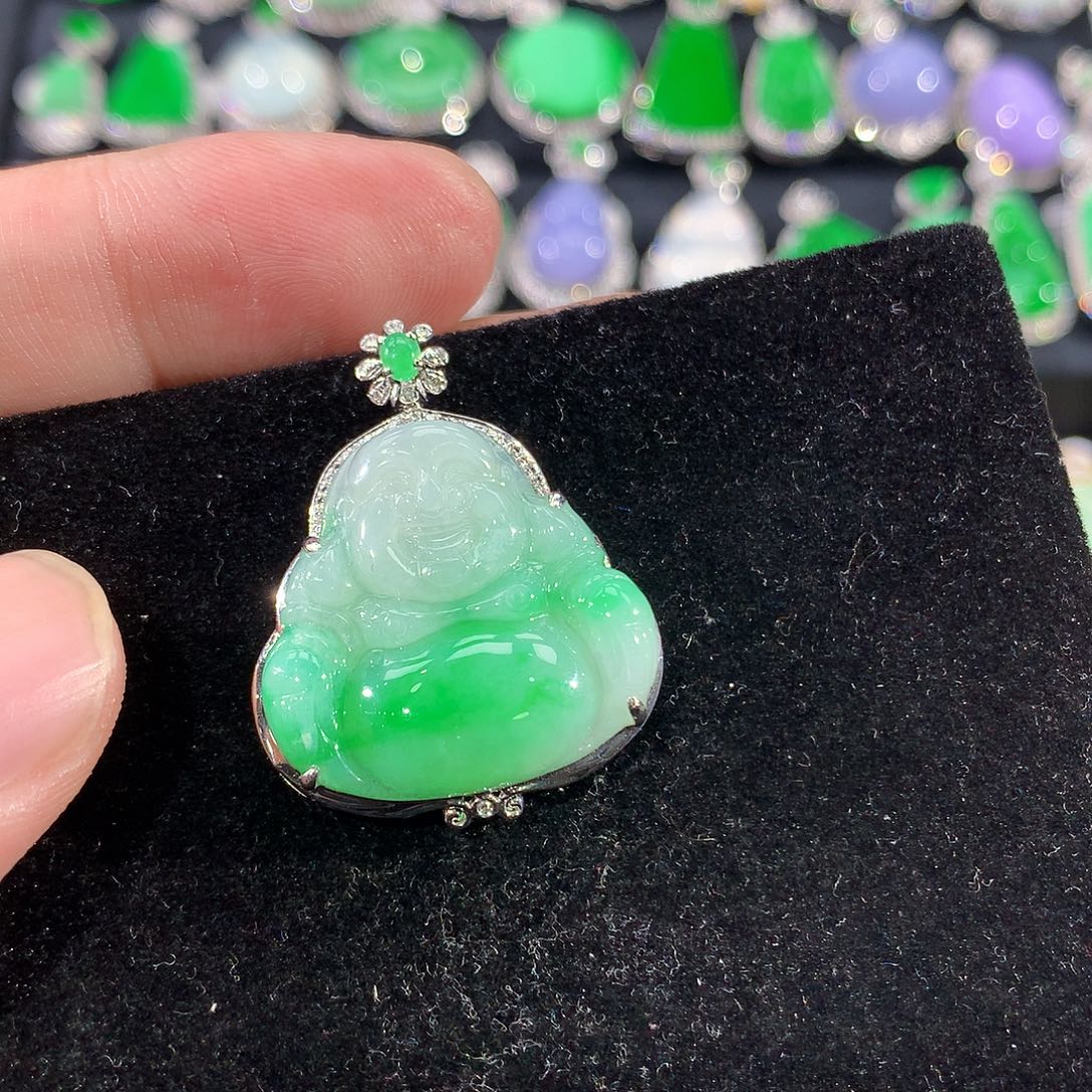 翡翠18K金镶嵌颈饰