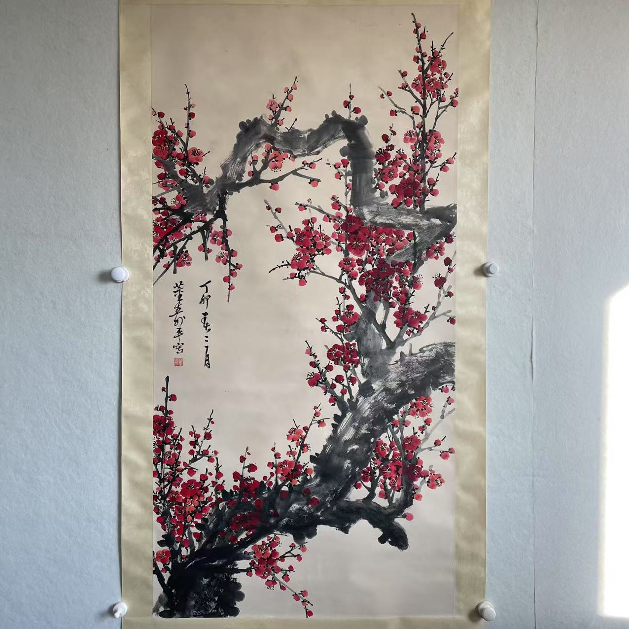 5687 董寿平 梅花 纸本设色立轴136×68