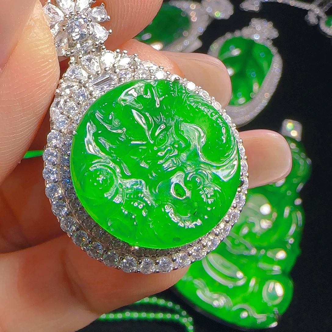 翡翠吊坠(赠链)银S925镶嵌