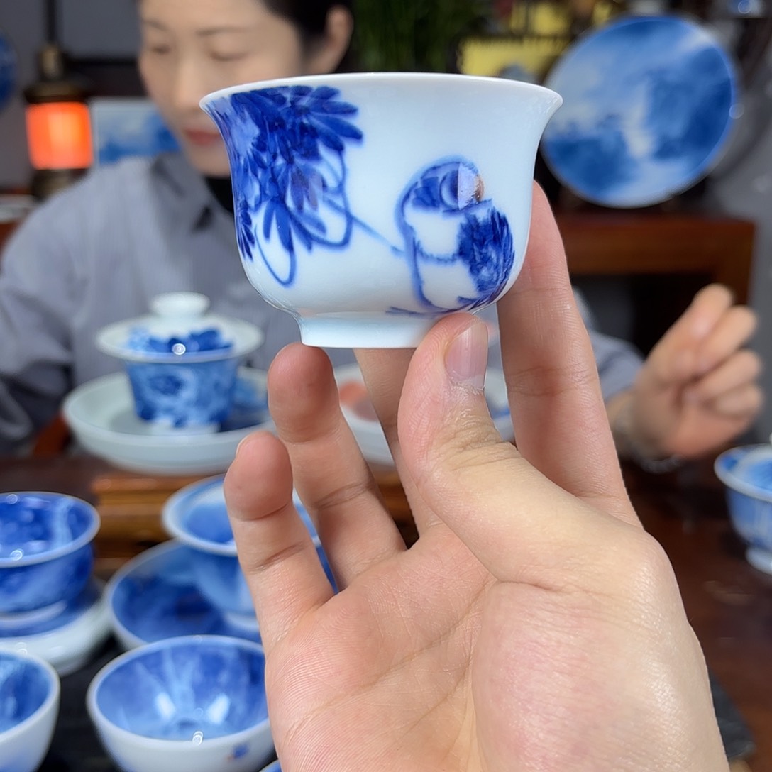 王庆龙老师手绘陶瓷