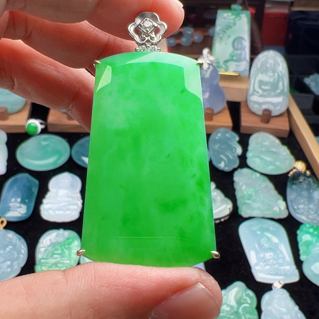 翡翠颈饰未镶嵌好***来天然缅甸翡翠吊坠