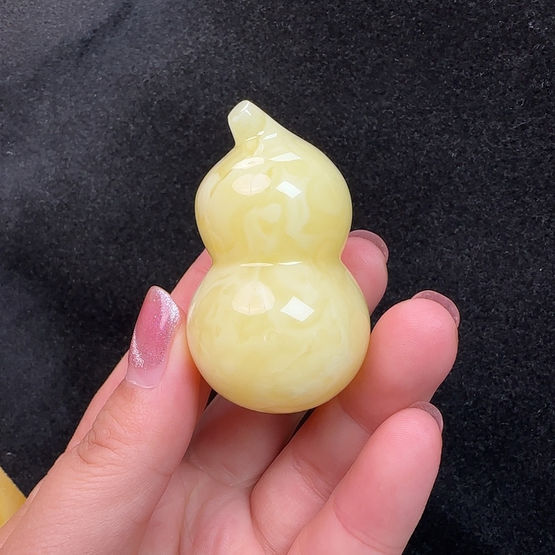 蜜蜡未镶嵌珠宝奇石