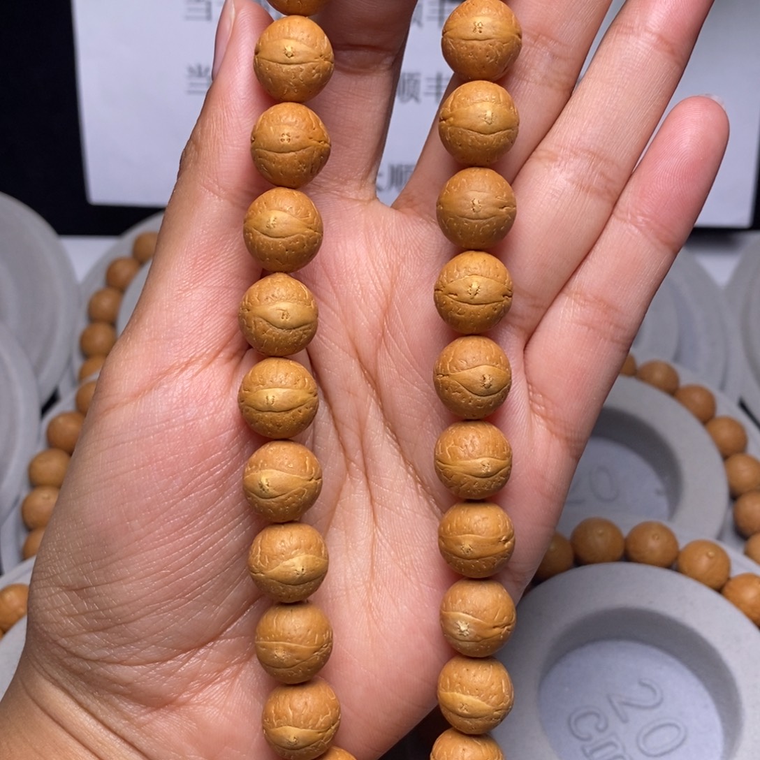 凤眼菩提吊坠手持