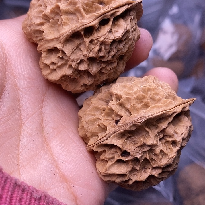 文玩核桃吊坠  140