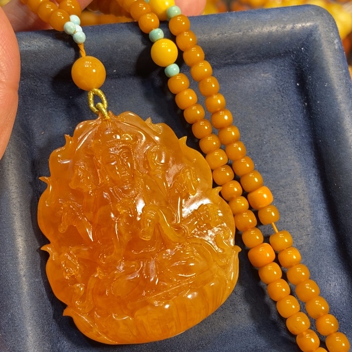 琥珀吊坠(赠链)未镶嵌龙*纹