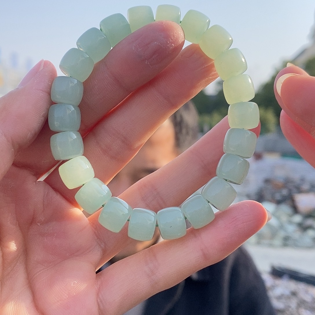 颈饰未镶嵌和田玉冰蓝直切