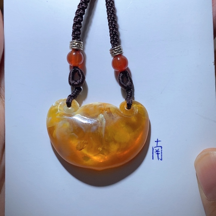 琥珀珠宝奇石未镶嵌