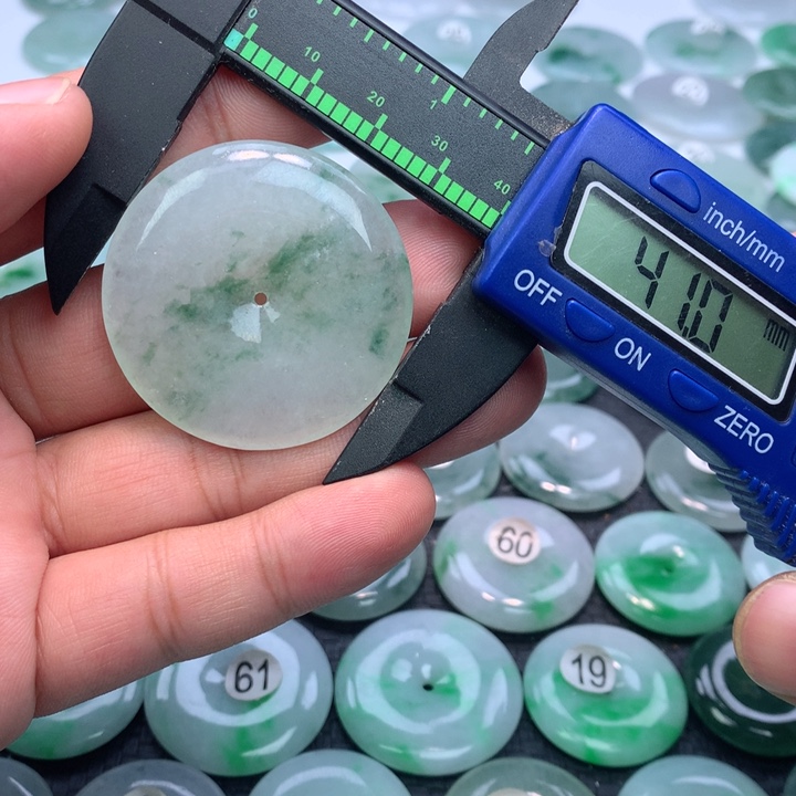 翡翠颈饰未镶嵌缅甸天然A货翡翠