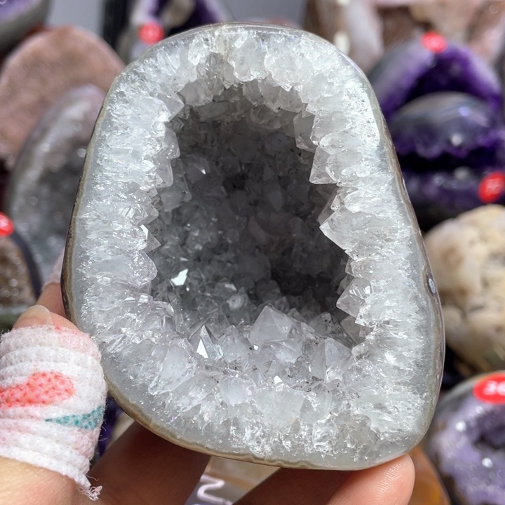 水晶摆件未镶嵌捡漏