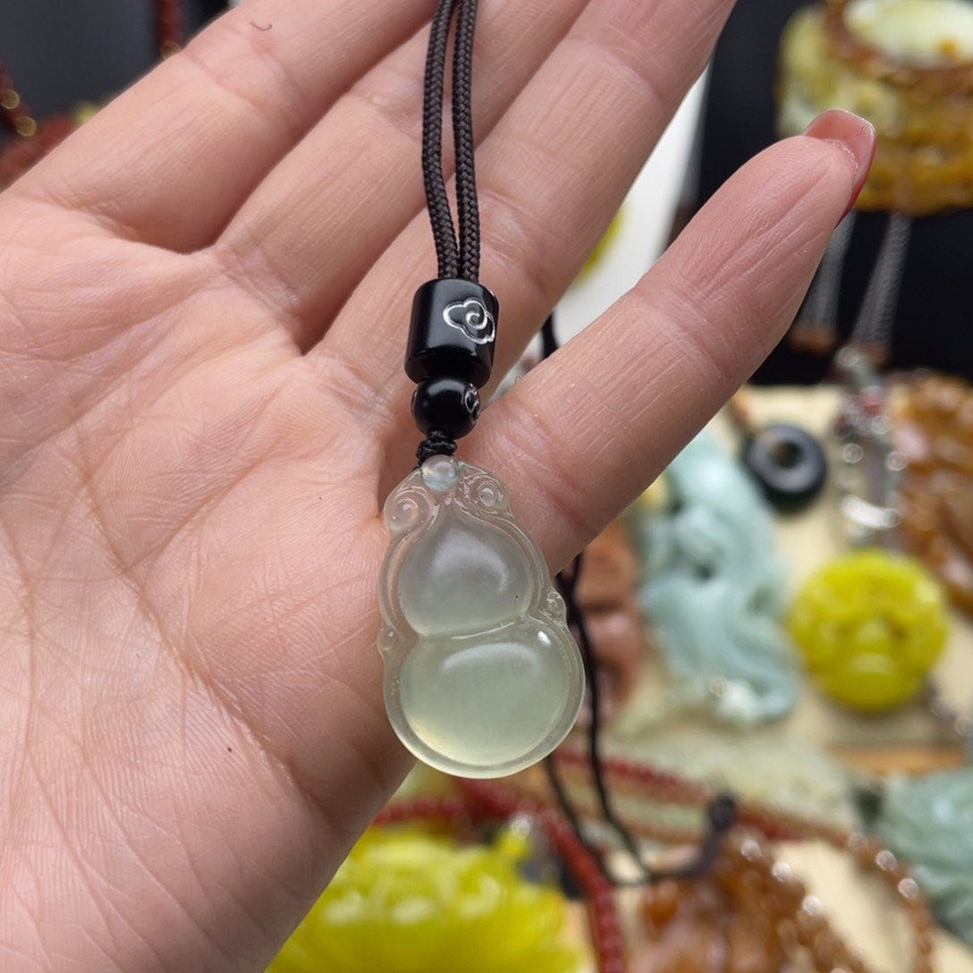 未镶嵌蛇纹石玉颈饰