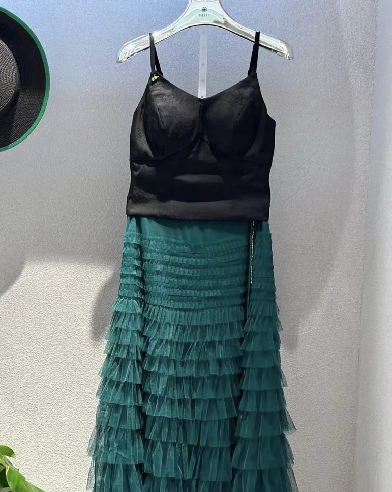 双色百搭新中式百搭丝缎v领吊带背心时尚高级小吊带背心