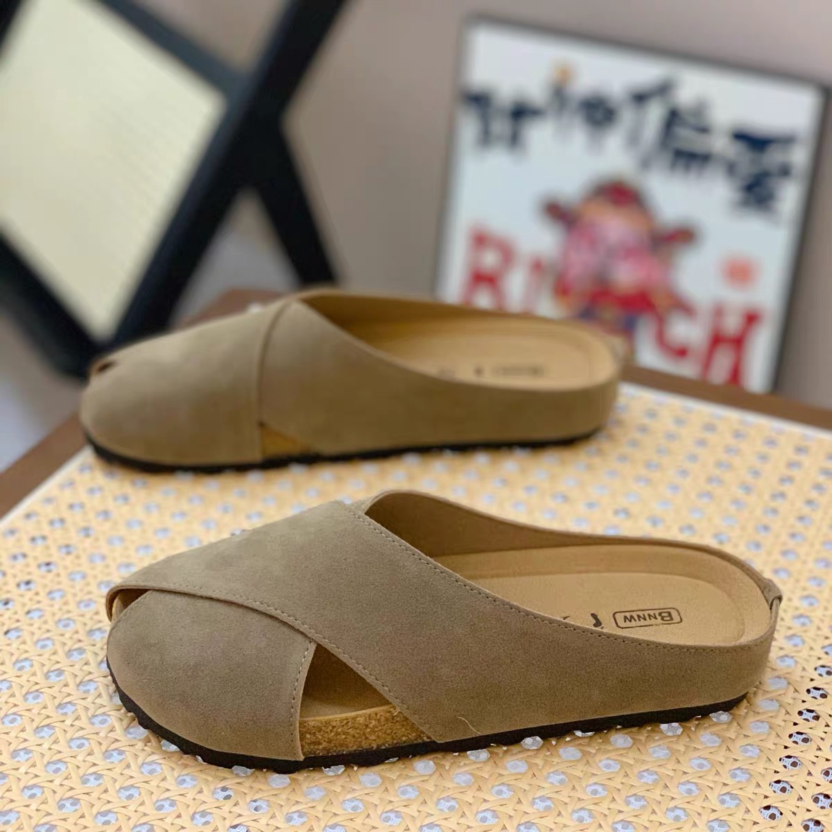 平底包头半拖鞋女外穿2025新款舒适防滑通勤百搭勃肯凉拖6069-1