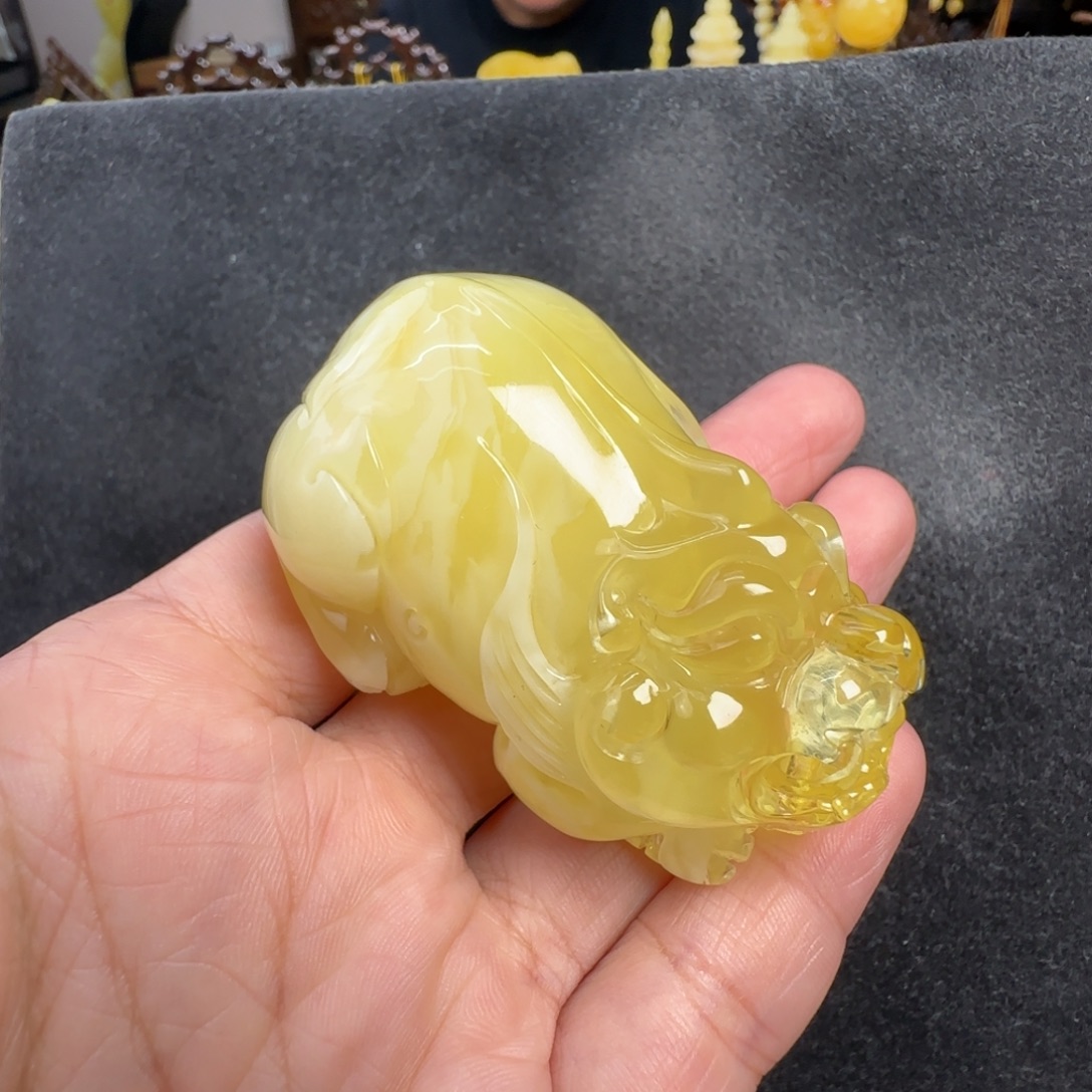 蜜蜡未镶嵌珠宝奇石