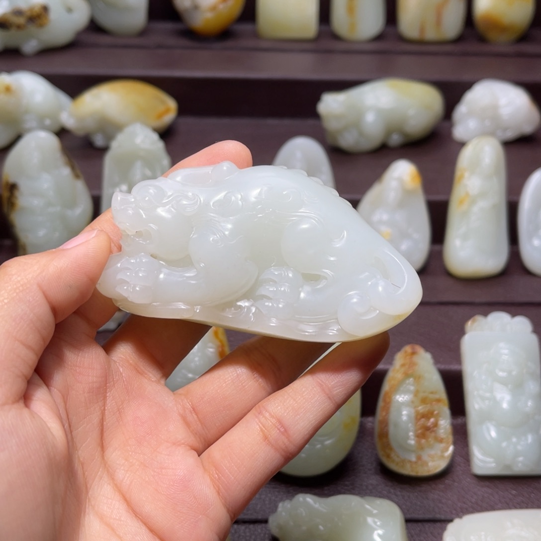 和田玉未镶嵌颈饰