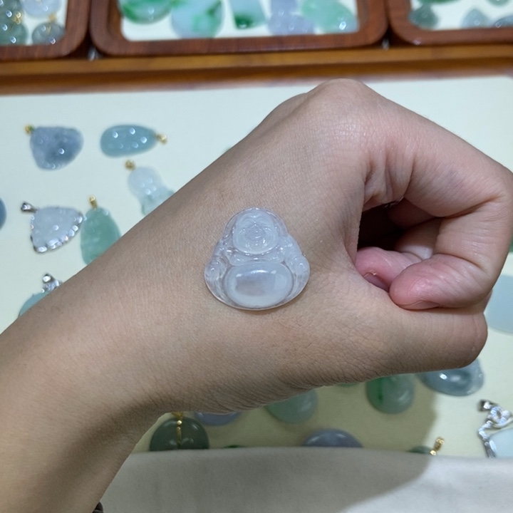 颈饰未镶嵌翡翠佛公