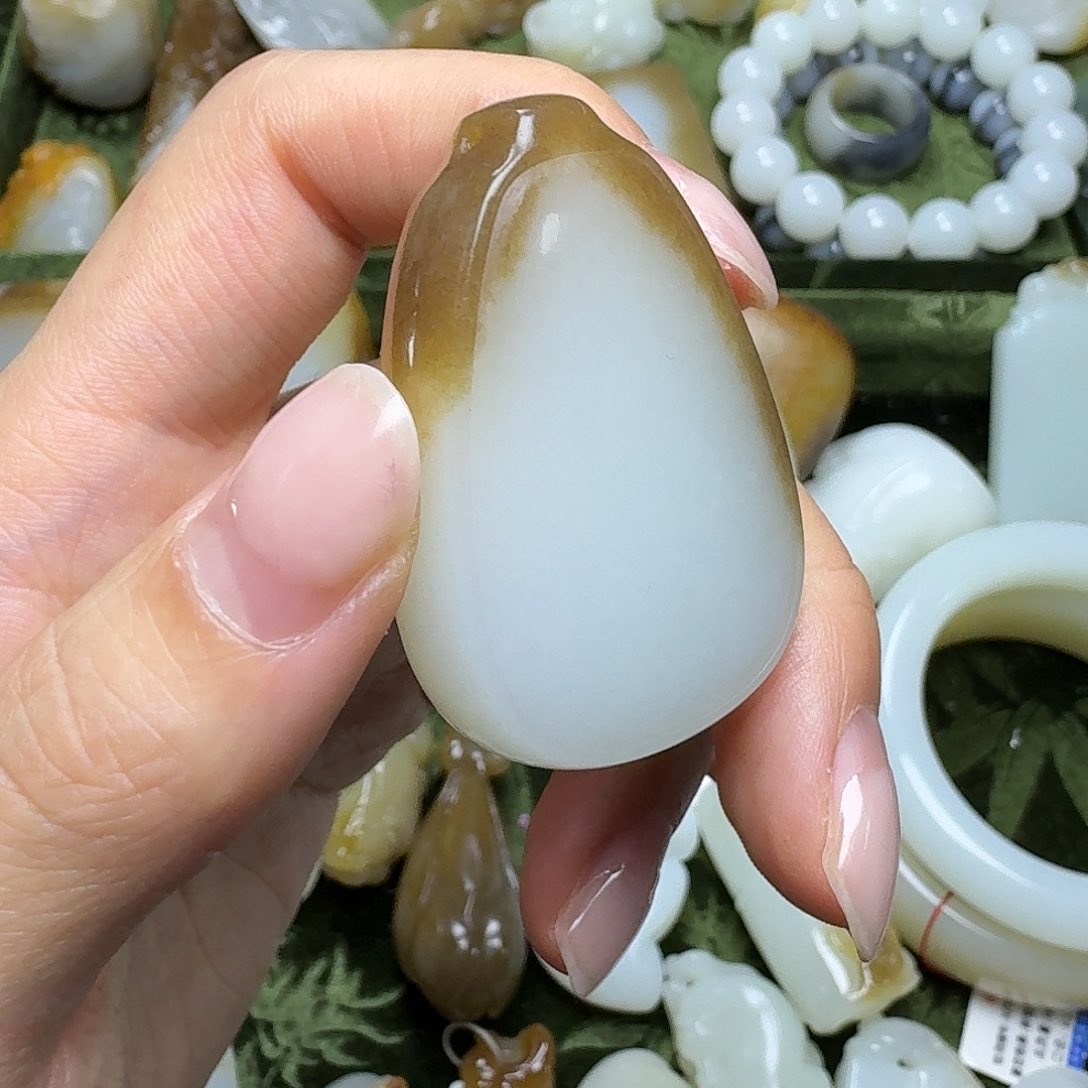 和田玉颈饰未镶嵌