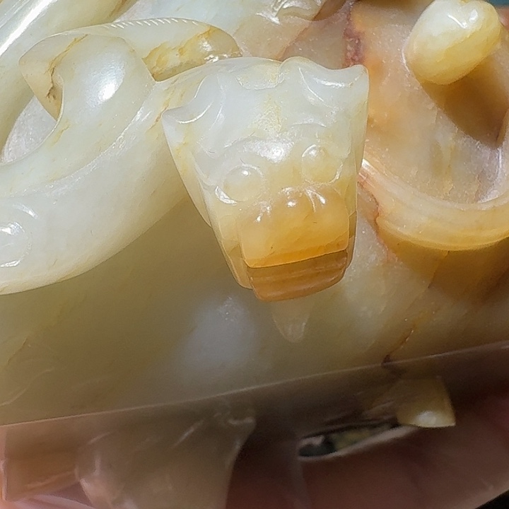 腾***飞和田玉未镶嵌颈饰