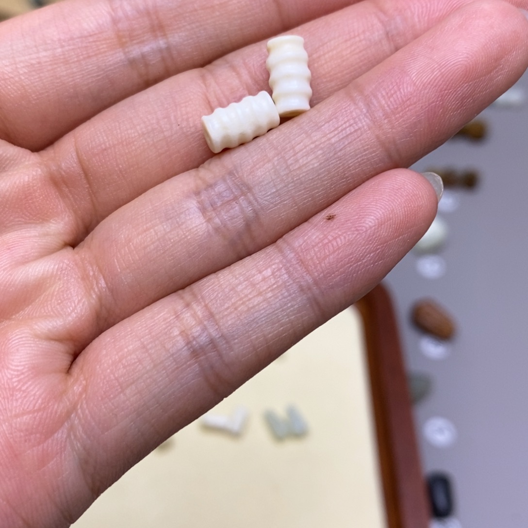 Q***Q未镶嵌蛇纹石玉配饰