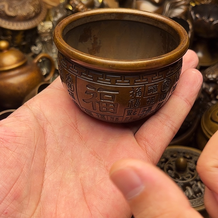 精美铜器做工精湛 