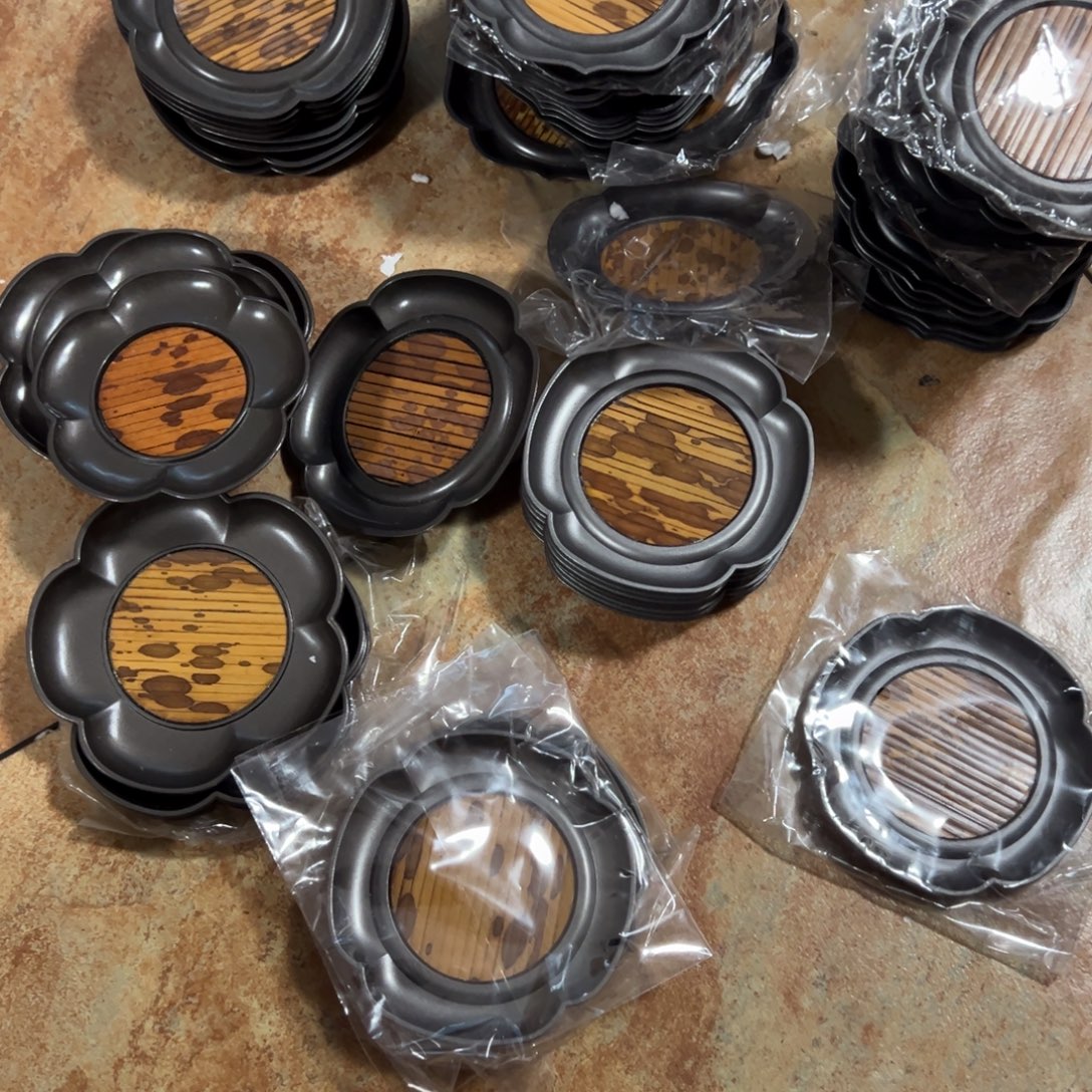 合金梅妃杯垫随机发