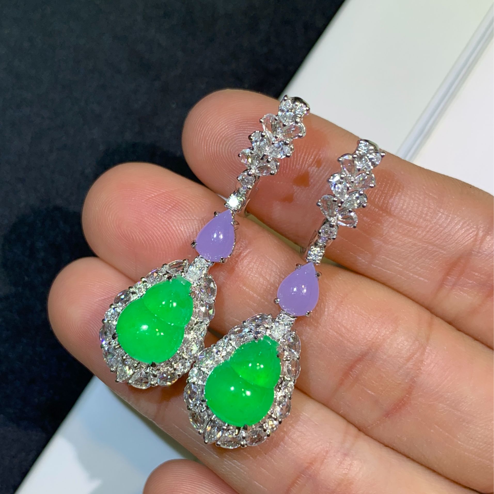 满绿阳绿葫芦翡翠耳坠