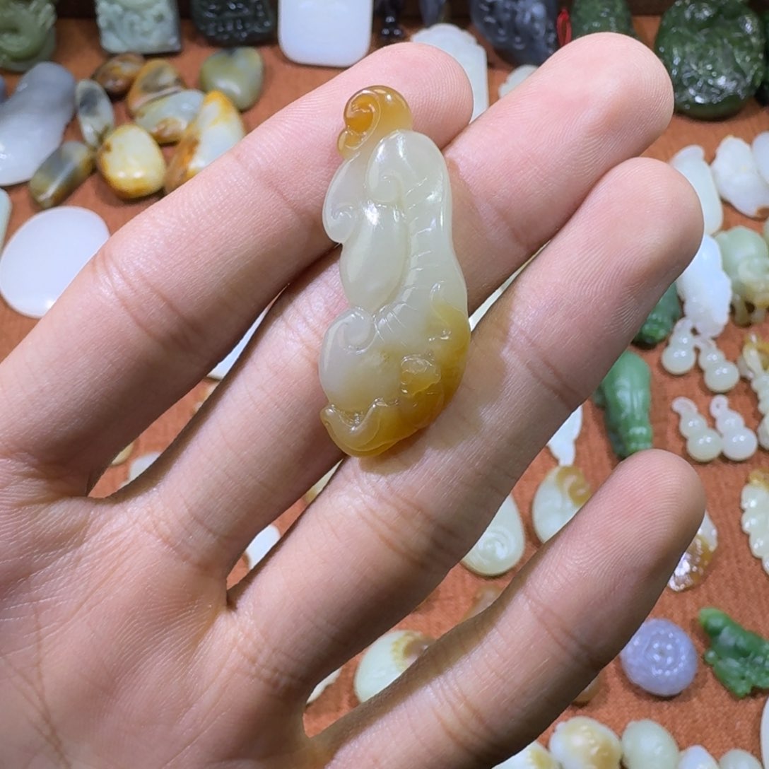 和田玉颈饰未镶嵌