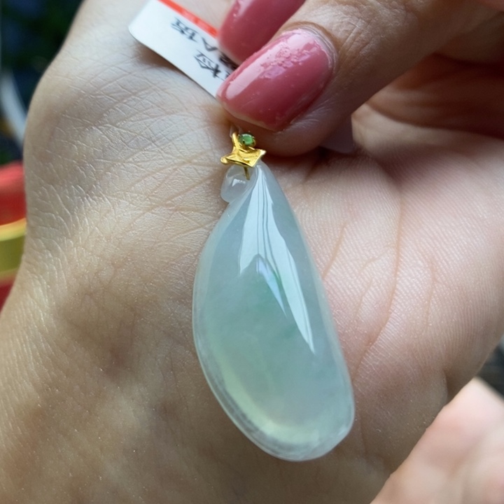 翡翠18K金镶嵌颈饰吊坠42