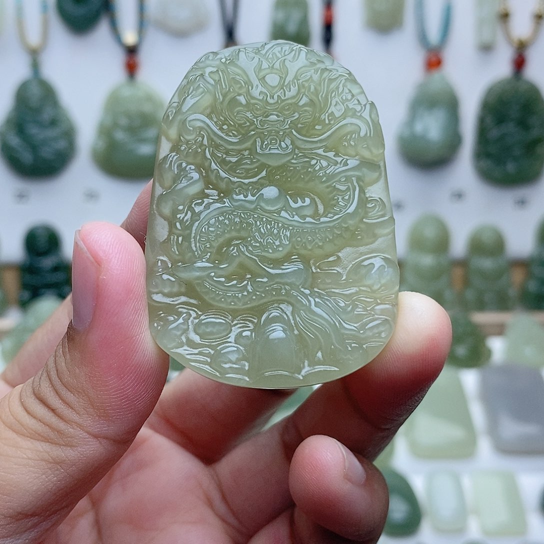 颈饰未镶嵌和田玉