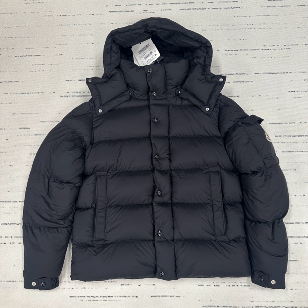 未使用 MONCLER 盟可睐 vezere纯色连帽宽松长袖羽绒服外套黑色
