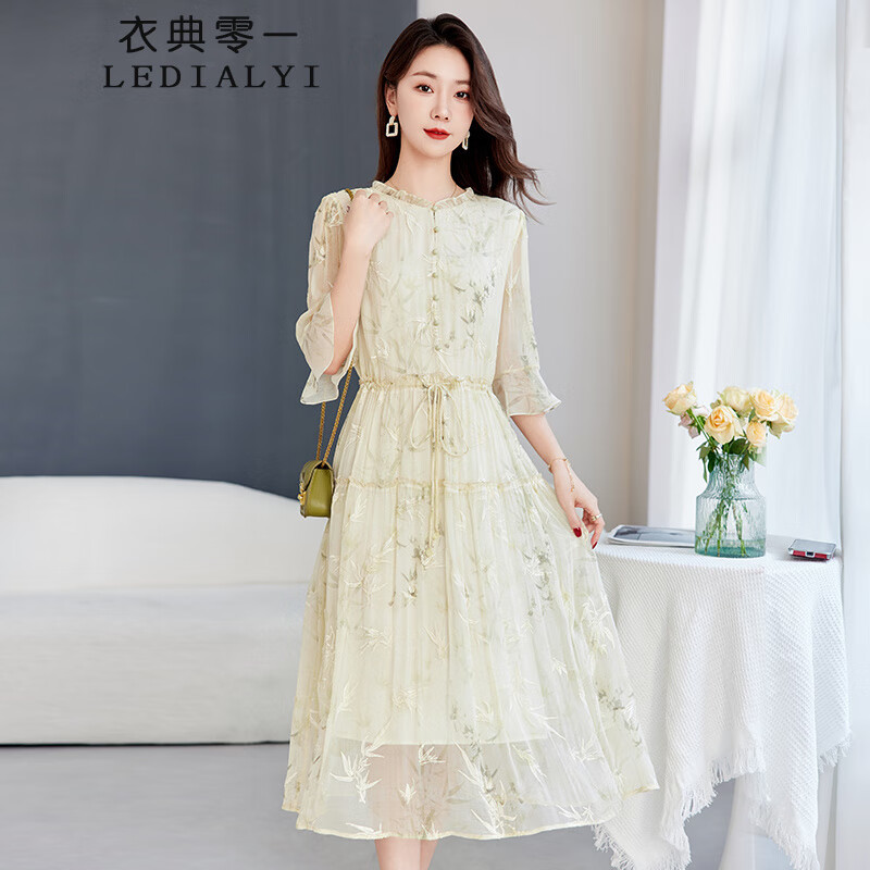 轻奢大牌真丝刺绣连衣裙女气质减龄妈妈木耳边圆领系带显瘦桑蚕丝