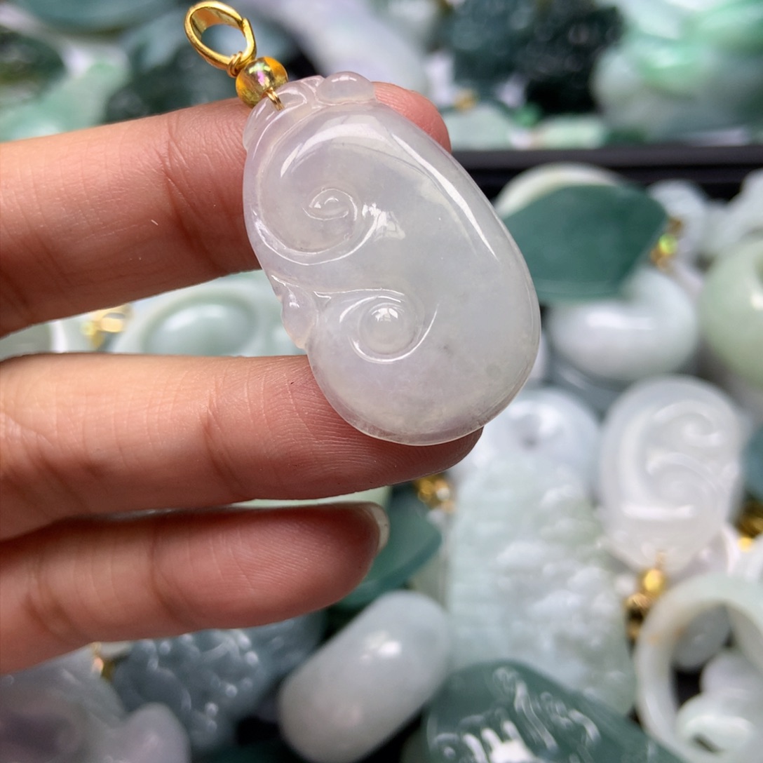 翡翠颈饰未镶嵌天然翡翠