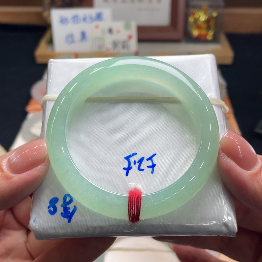 翡翠手镯未镶嵌翡翠52.5正圈