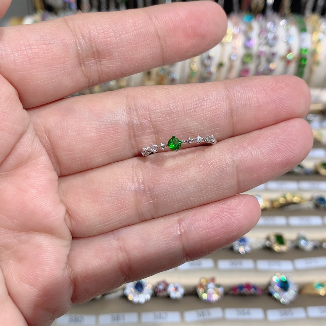 银S925镶嵌透辉石戒指