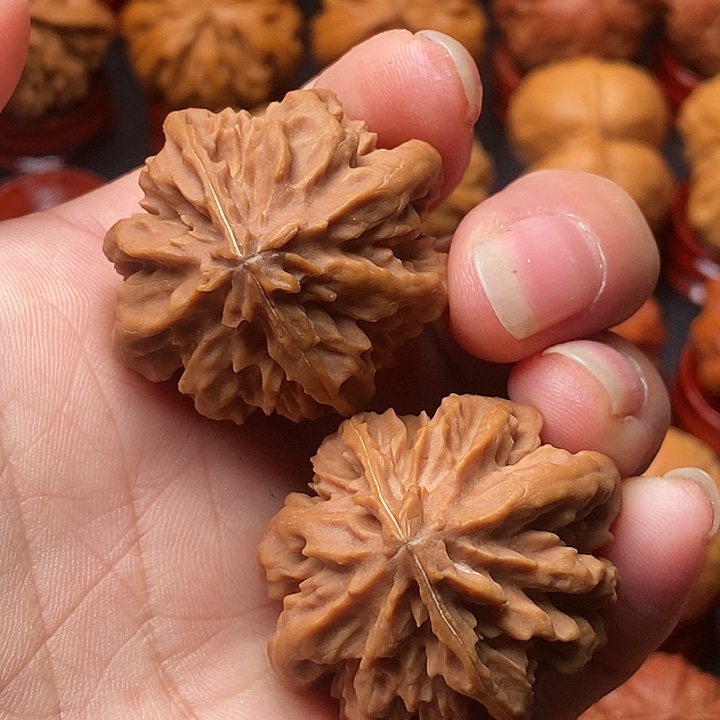 文玩核桃吊坠八棱